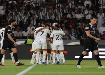 هاتريك فيليكس وهدف تاريخي لرونالدو يقربان النصر من لقب الدوري السعودي
