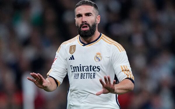 كارفاخال يودع ريال مدريد بعد 23 عامًا من العطاء