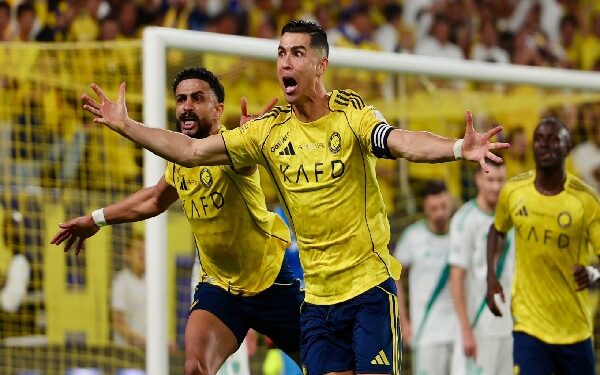 رونالدو يوجه رسالة للجماهير بعد تعادل النصر والهلال وتأجيل الحسم