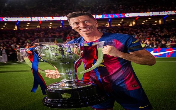 ليفاندوفسكي يعلن رحيله عن برشلونة بعد 4 مواسم ناجحة