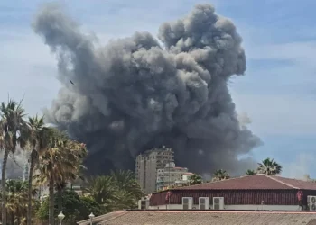 إسرائيل تسابق التوقيع بهجمات برية وجوية على جنوب لبنان
