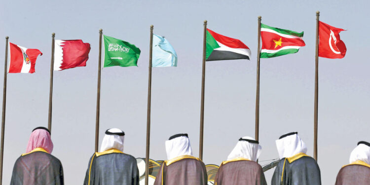 مساراً تنموياً طموحاً يربط مستهدفات التنويع المالي بتسريع وتيرة التحول نحو الاقتصاد الأخضر.