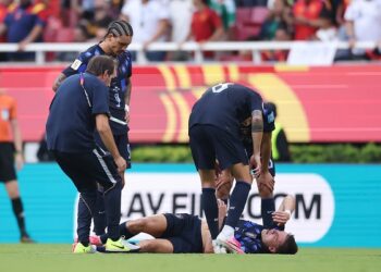 فيفا يعوض مانشستر يونايتد 6 ملايين إسترليني بعد إصابة أوجارتي