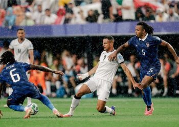 سوء الأحوال الجوية يوقف مباراة فرنسا والعراق في مونديال 2026