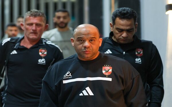الأهلي يعلن رحيل وليد صلاح الدين وعادل مصطفى بعد نهاية موسم سوروب