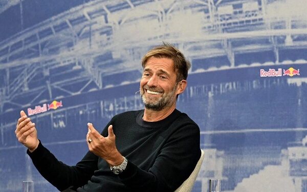 وكيل كلوب ينفي اتفاقه مع ريكيلمي لتدريب ريال مدريد