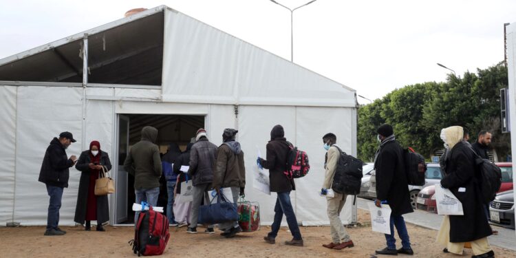 لجنة الأمل توسع خطة العودة الطوعية للسودانيين.. ترتيبات لفتح مسار جديد من ليبيا عبر منفذ السلوم