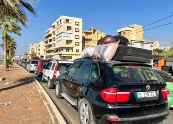 الهدنة تعيد آلاف النازحين إلى جنوب لبنان
