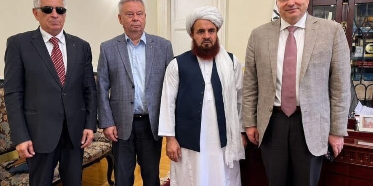 أفغانستان وروسيا تبحثان توسيع التعاون التجاري عبر ممر الشمال–الجنوب