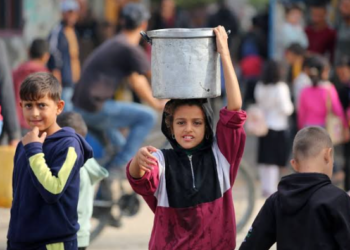 غزة- اطفال غزة- صورة من الجزيرة