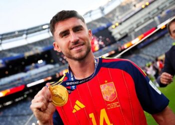 برشلونة يضع لابورت هدفًا لتعزيز الدفاع بعد مونديال 2026