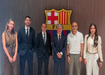 الأهلي يعلن رسميًا مواجهة برشلونة وديًا في أغسطس المقبل
