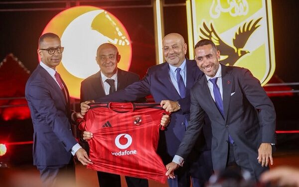 الأهلي يوقع أكبر عقد رعاية في تاريخ الرياضة بالشرق الأوسط مع فودافون