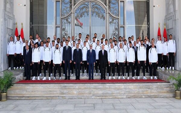 السيسي يكرم منتخب مصر بعد الإنجاز التاريخي في مونديال 2026