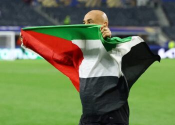 فيفا يوضح موقفه من دعم حسام حسن لفلسطين بعد مباراة أستراليا