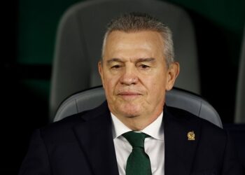 أجيري يستقيل من تدريب المكسيك بعد الخسارة أمام إنجلترا