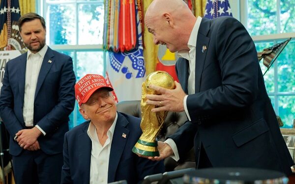 ترامب يطالب باستضافة أمريكا لكأس العالم مجددًا ويشيد بنجاح نسخة 2026