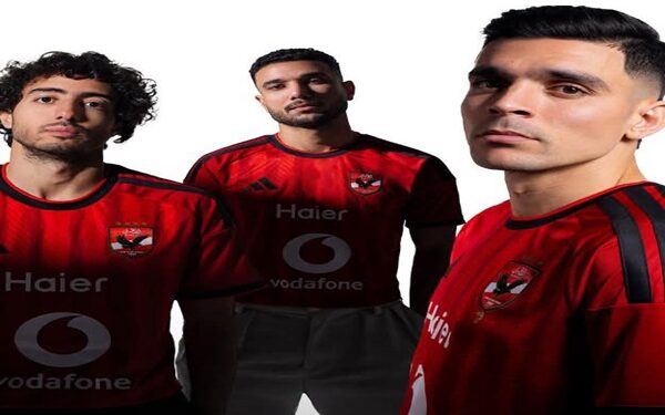 الأهلي يكشف عن قميصه الجديد لموسم 2026-27 ويستعد لمواجهة برشلونة