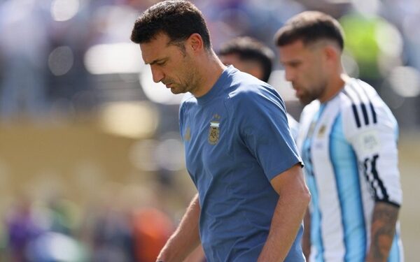 سكالوني يعتذر لجماهير الأرجنتين بعد خسارة نهائي كأس العالم أمام إسبانيا
