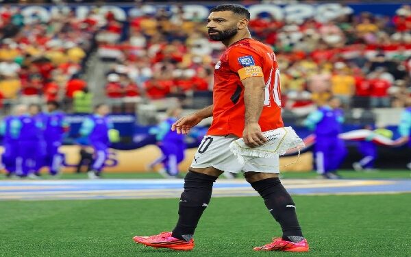 محمد صلاح يعد الجماهير ببداية جديدة لكرة القدم المصرية