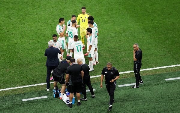 الجزائر تودع مونديال 2026 بخسارة أمام سويسرا وانتقادات إعلامية واسعة