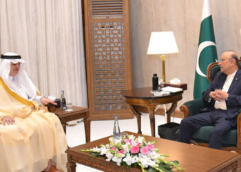 زرداري يشيد بدور السفير السعودي في ترسيخ الشراكة بين البلدين