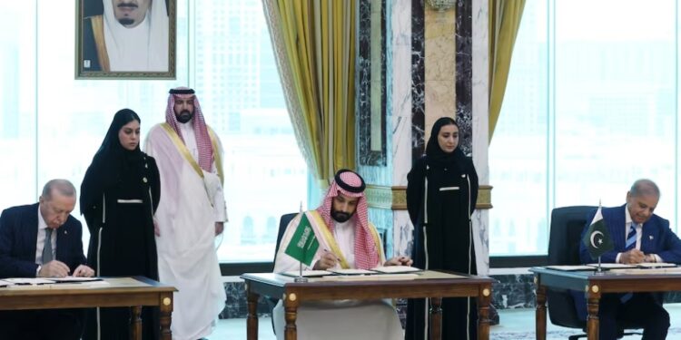 تحالف سعودي تركي باكستاني يفتح مرحلة جديدة للأمن الإقليمي