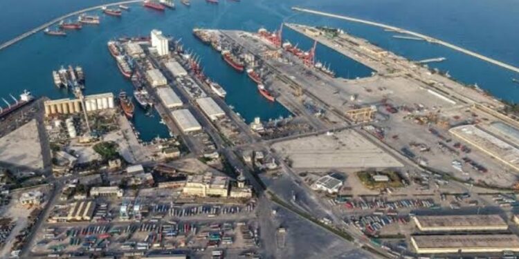 ميناء طرطوس يفتح بوابة جديدة لإنعاش التجارة السورية