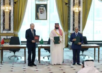 اتفاق مكة يفتح أبواب تحالف إسلامي صاعد ويهدد وحدة العرب