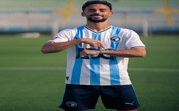 بيراميدز يضم أحمد عبد القادر لاعب الأهلي السابق رسميًا