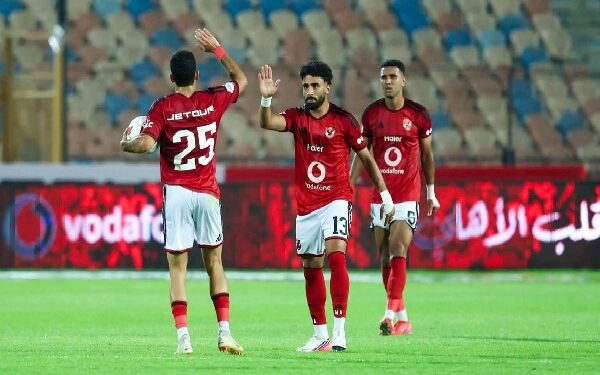 الأهلي يخطف فوزًا قاتلًا على الشرقية إنبي بثلاثية في افتتاح الدوري المصري