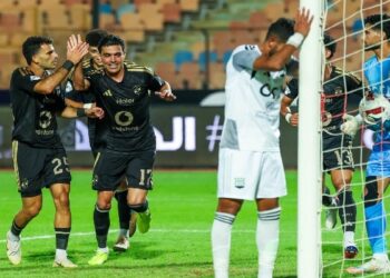 الأهلي يهزم زد بثنائية ويواصل انطلاقته في الدوري المصري