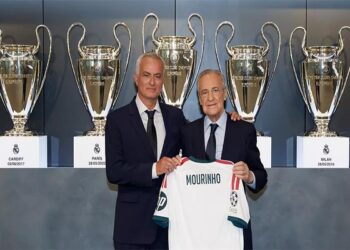 مورينيو يشيد بانضباط لاعبي ريال مدريد ويغلق ملف الصفقات