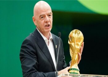 إنفانتينو يواجه ضغوطًا متزايدة.. ويويفا يلوّح بسحب الثقة