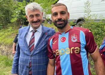 رئيس بلدية أراكلي يفاجئ محمد صلاح بعرض أرض سكنية في طرابزون