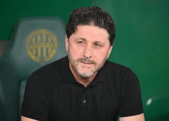 فاتح تيكي يتراجع عن الاستقالة ويؤكد استمراره مع طرابزون سبور