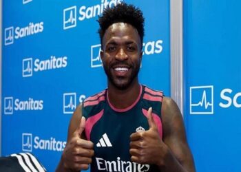 تقارير: فينيسيوس يجدد عقده مع ريال مدريد حتى 2031