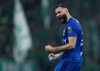 الهلال يفسخ عقد كريم بنزيما بالتراضي واللاعب يقترب من الاعتزال