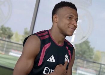 مبابي يعود لتدريبات ريال مدريد ويؤكد: سنفوز بالألقاب مع مورينيو