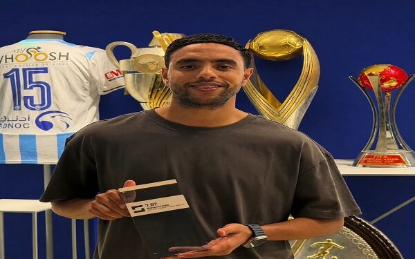 محمد الشيبي يتوج بجائزة أفضل لاعب في الدوري المصري من سوفا سكور