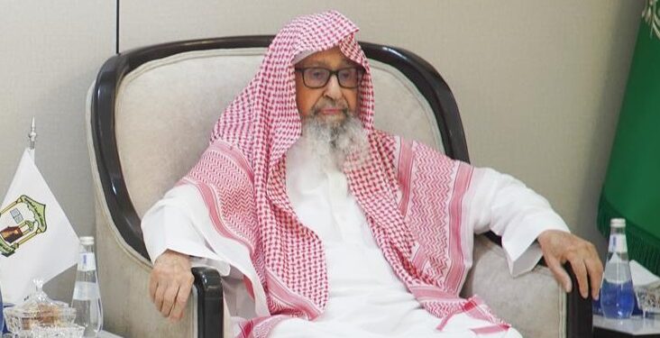ع / حج / مفتي عام المملكة يستقبل وزير الحج والعمرة في منى 9