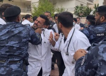 القطاع الصحي في غرب ليبيا يصعّد احتجاجاته.. 9 مطالب أمام حكومة الوحدة