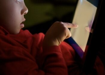 هل تنجح بروكسل فى حماية الاطفال من شبكات التواصل الاجتماعى؟