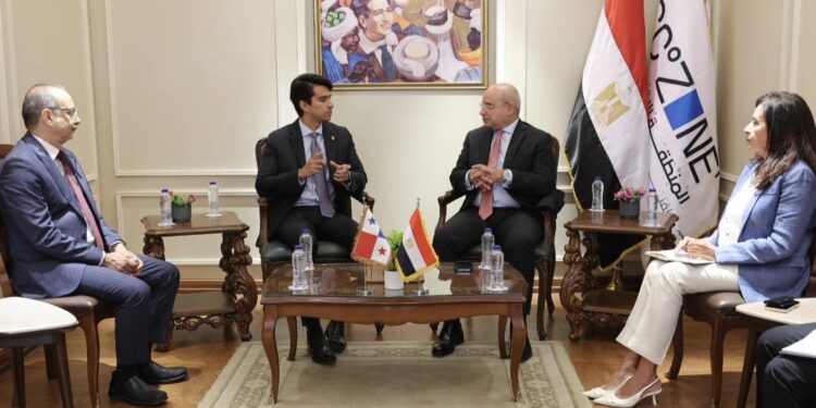 تعاون ملاحى واستثمارى بين مصر وبنما