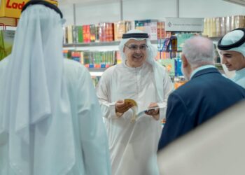 معهد الشارقة للتراث فى معرض ابوظبى للكتاب