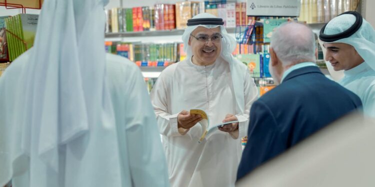 معهد الشارقة للتراث فى معرض ابوظبى للكتاب