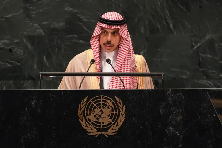 الرياض تدفع نحو فتح هرمز وإنهاء قيود الملاحة