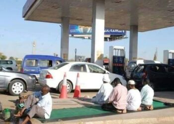 أزمة الوقود تضرب الخرطوم.. الجالون يتجاوز 55 ألف جنيه