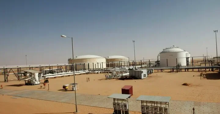 تعطيل الإنتاج يضغط على الإيرادات والوقود والاستثمار ويزيد مخاطر الاقتصاد الليبي