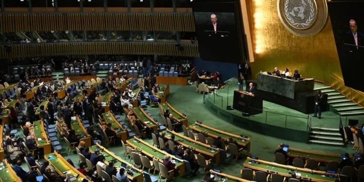 أردوغان: لا عدالة بعالم تُهدر فيه أطنان الطعام والملايين يجمعونه من القمامة